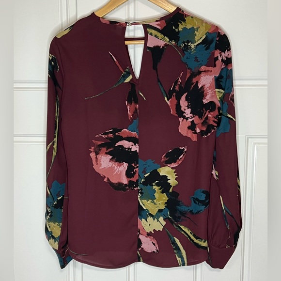 LaChateau long sleeve floral top, size XSmall. - Picture 10 of 11